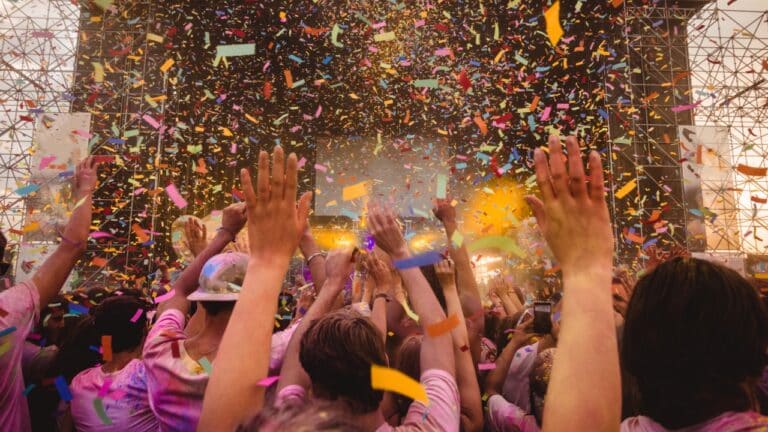 Letné festivaly 2024: Veľký prehľad akcií v blízkosti Slovenska