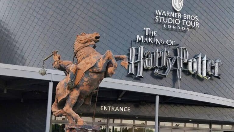 Filmové štúdiá, v ktorých sa natáčal Harry Potter: ako sme ich skoro nenavštívili