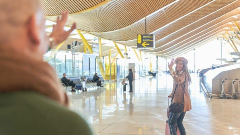 Ako sa dostať na letisko Bratislava: auto, MHD alebo taxi?