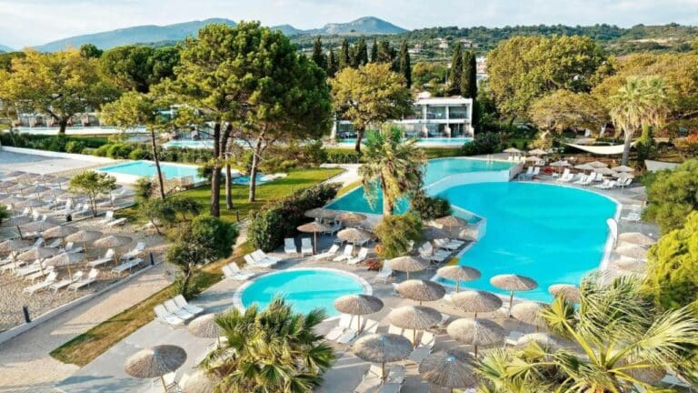 Ninos Grand Beach Hotel & Resort 4* Grécko