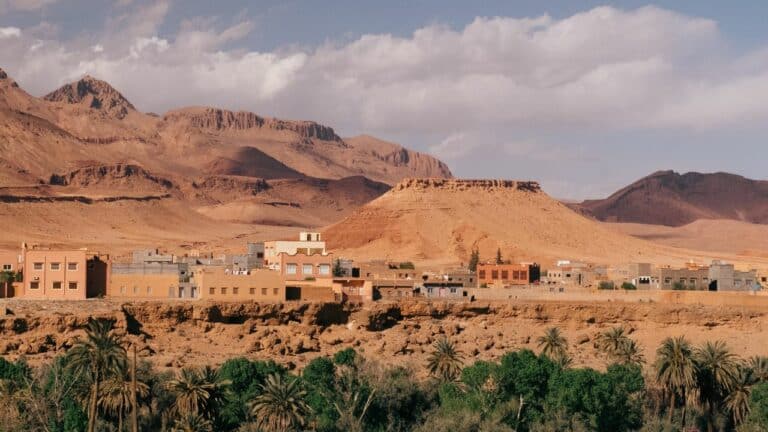 Are you tempted by last minute Oman? Find out why it's a safe choice