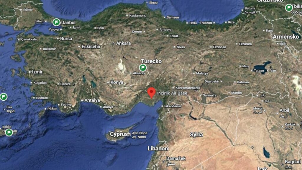 Vojenská základňa Incirlik Air Base vzdialená od turistických destinácií približne 700 km