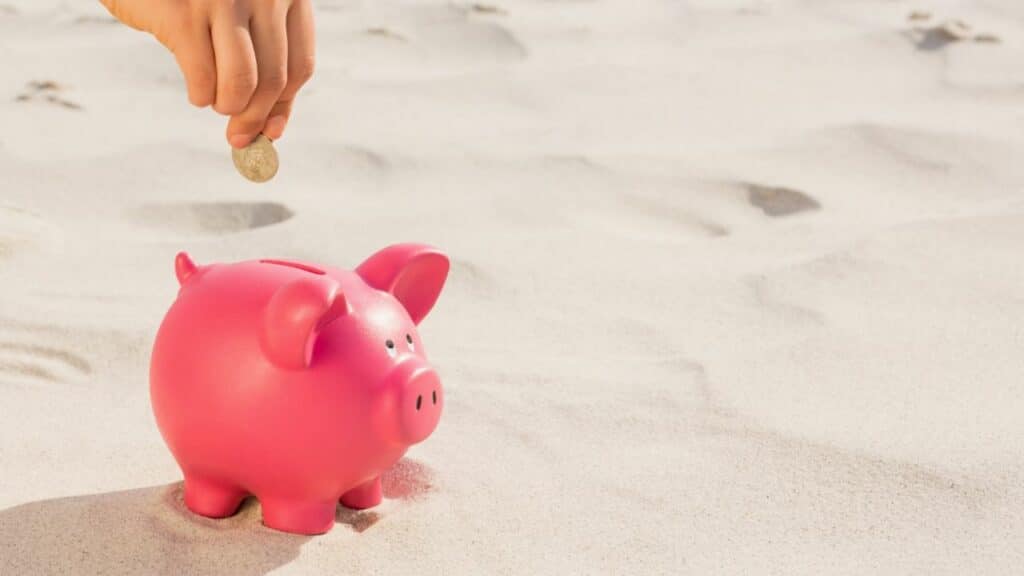 How to save on vacation by the sea